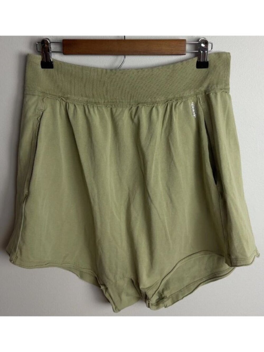 Free People FP Movement Athletic Shorts Olive Green Ribbed Waist Size Large Wm’s